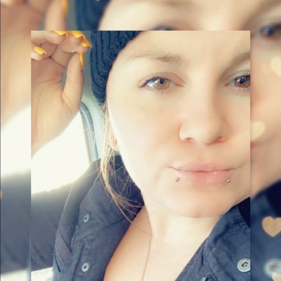 Meet your Posher, Lindsay - Picture 1 of 1